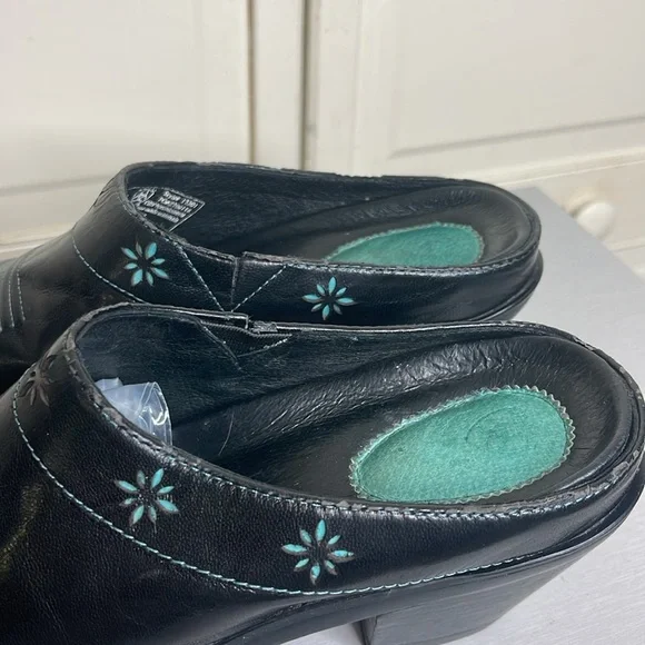 ARIAT Women’s slide Mules Black Turquoise Leather Upper SIZE 7B - Picture 7 of 11